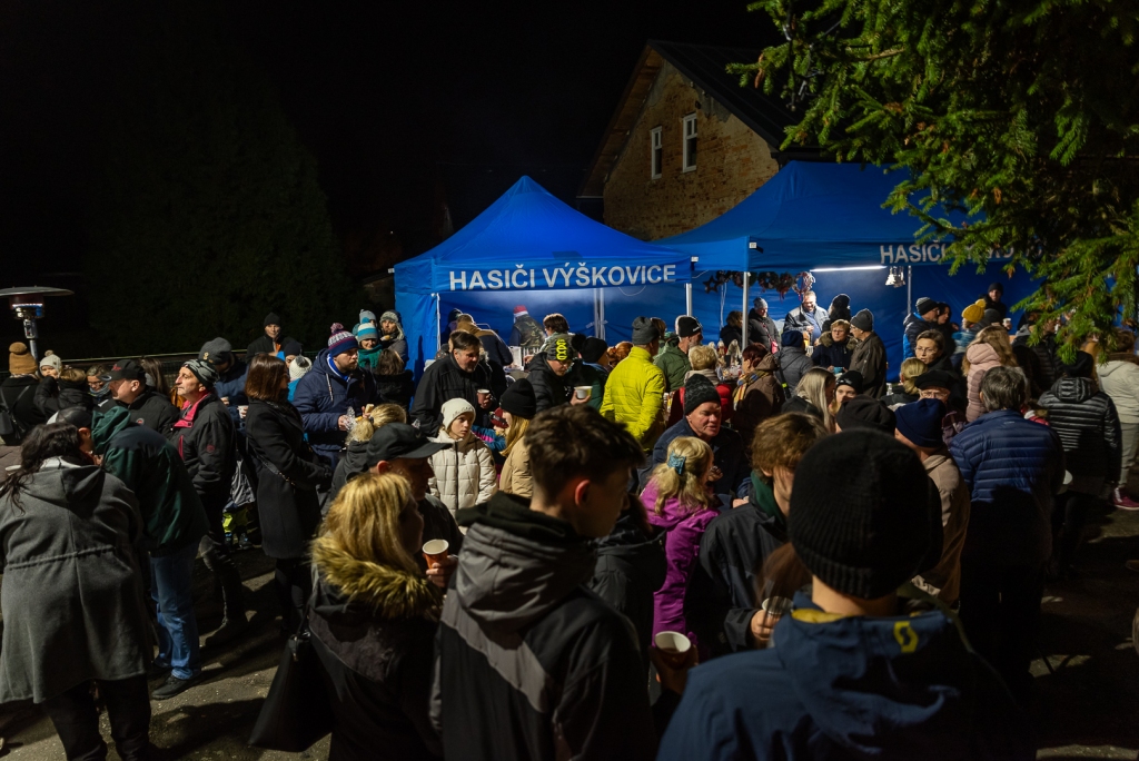 Rozsvícení vánočního stromu ve Výškovicích – sobota 30. 11. 2024
