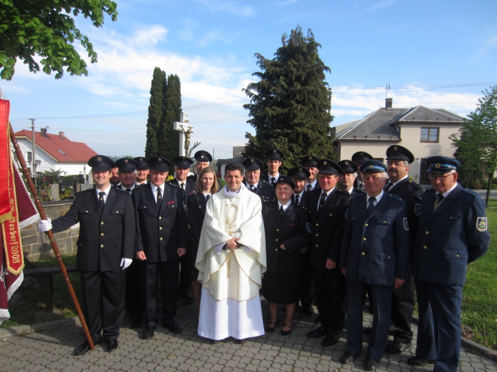 Mše svatá ve farním kostele ve Slatině 2016