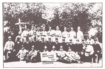 První fotografie sboru z roku 1920